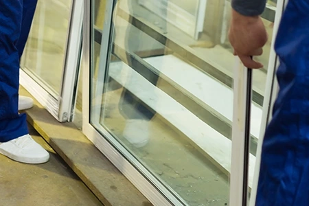 Commercial Glass Repair Technician in Princeton, FL